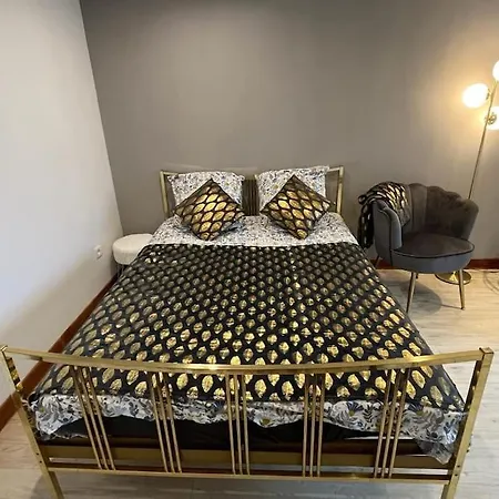 Golden - Moderne Daire